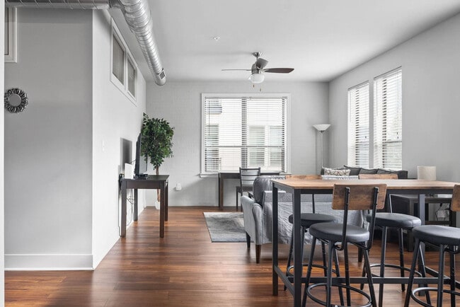 Photo - 235 S Delaware St Unit ID1364131P