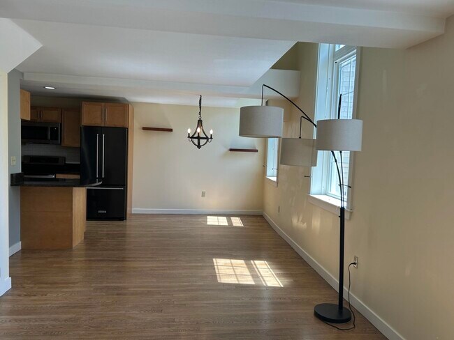 196 Water St Unit 18