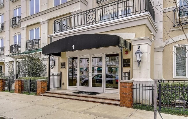 Photo - 1 N Commerce Square Unit 105