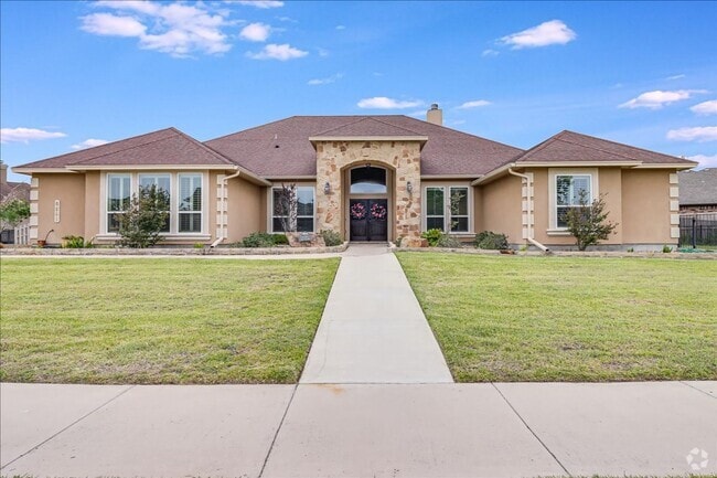 Building Photo - 6241 Lago Vista Dr Rental