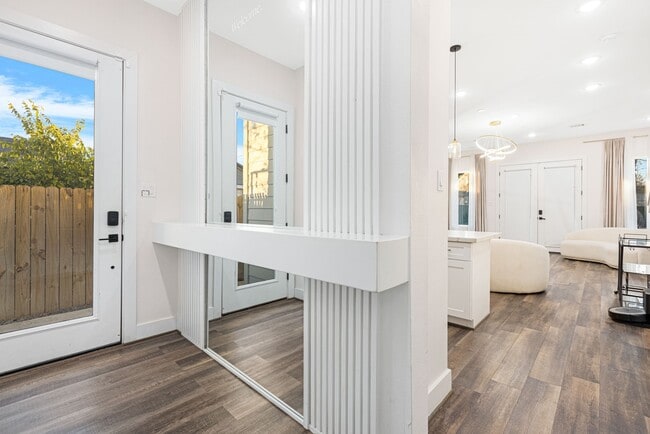 Photo - 907 Pollard St