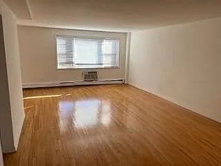 Photo - 8644 Skokie Blvd