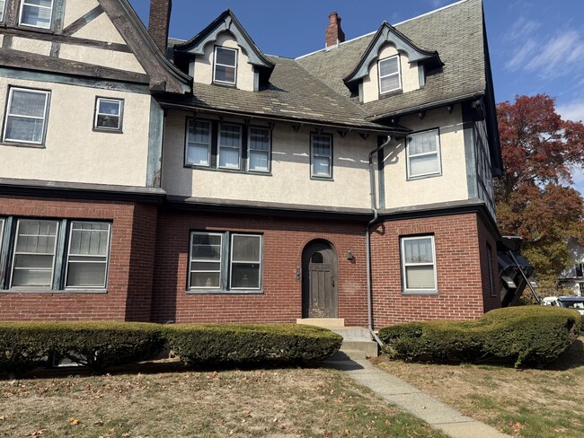 Photo - 104 Mt Auburn St Townhome