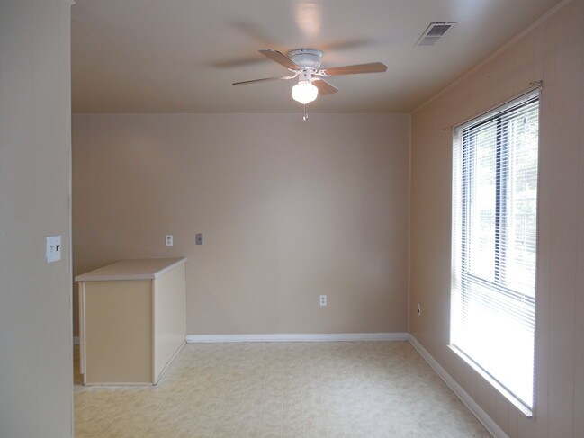 Photo - Quail Oaks Apartments
