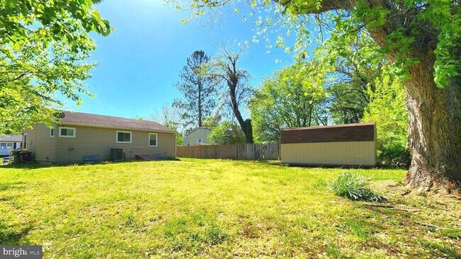 5 Glenwood Dr