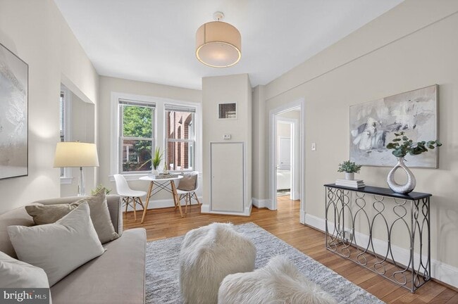 Photo - 3446 Connecticut Ave NW Unidad 305