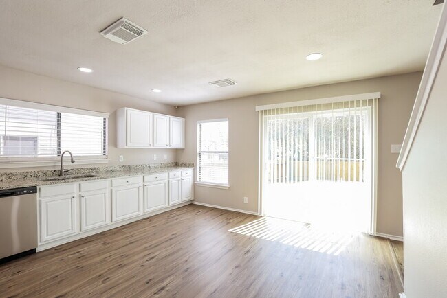 Photo - 10218 Sandbrook Hill