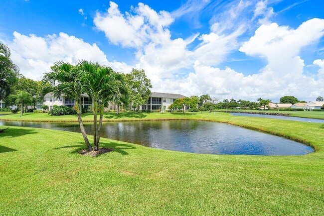 Building Photo - 5070 Lake Catalina Dr Unit C