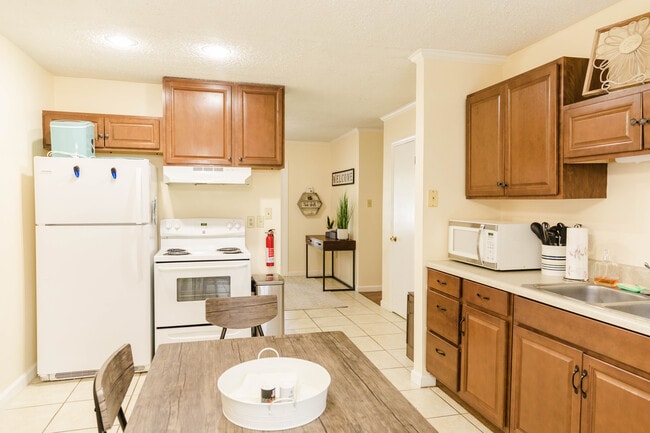 Photo - 39 Southwicke Dr