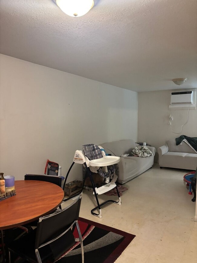 Photo - 1071 Kathryn Unit 4