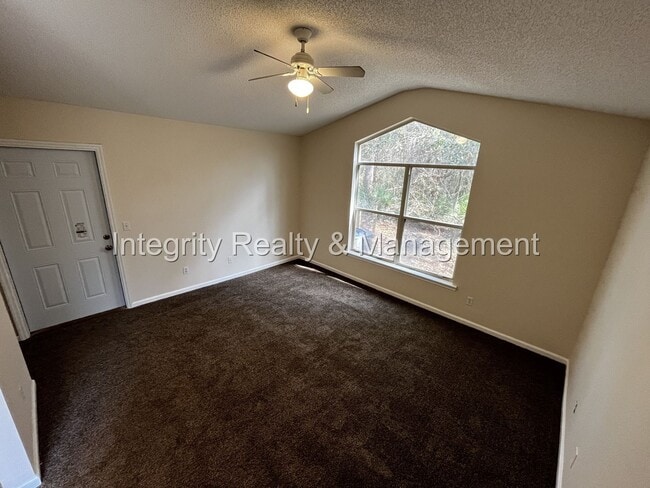 Photo - 3 bed/ 2 bath in Eagle Harbor