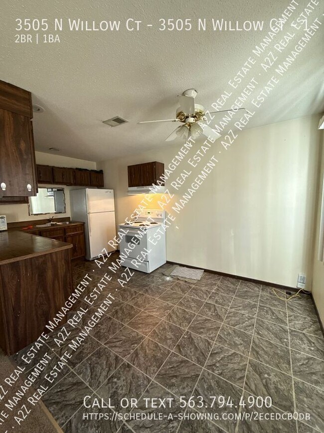 2 bedroom, 1 bath move in ready- walking d... - 2 bedroom, 1 bath move in ready- walking d... Apartment Unit 1