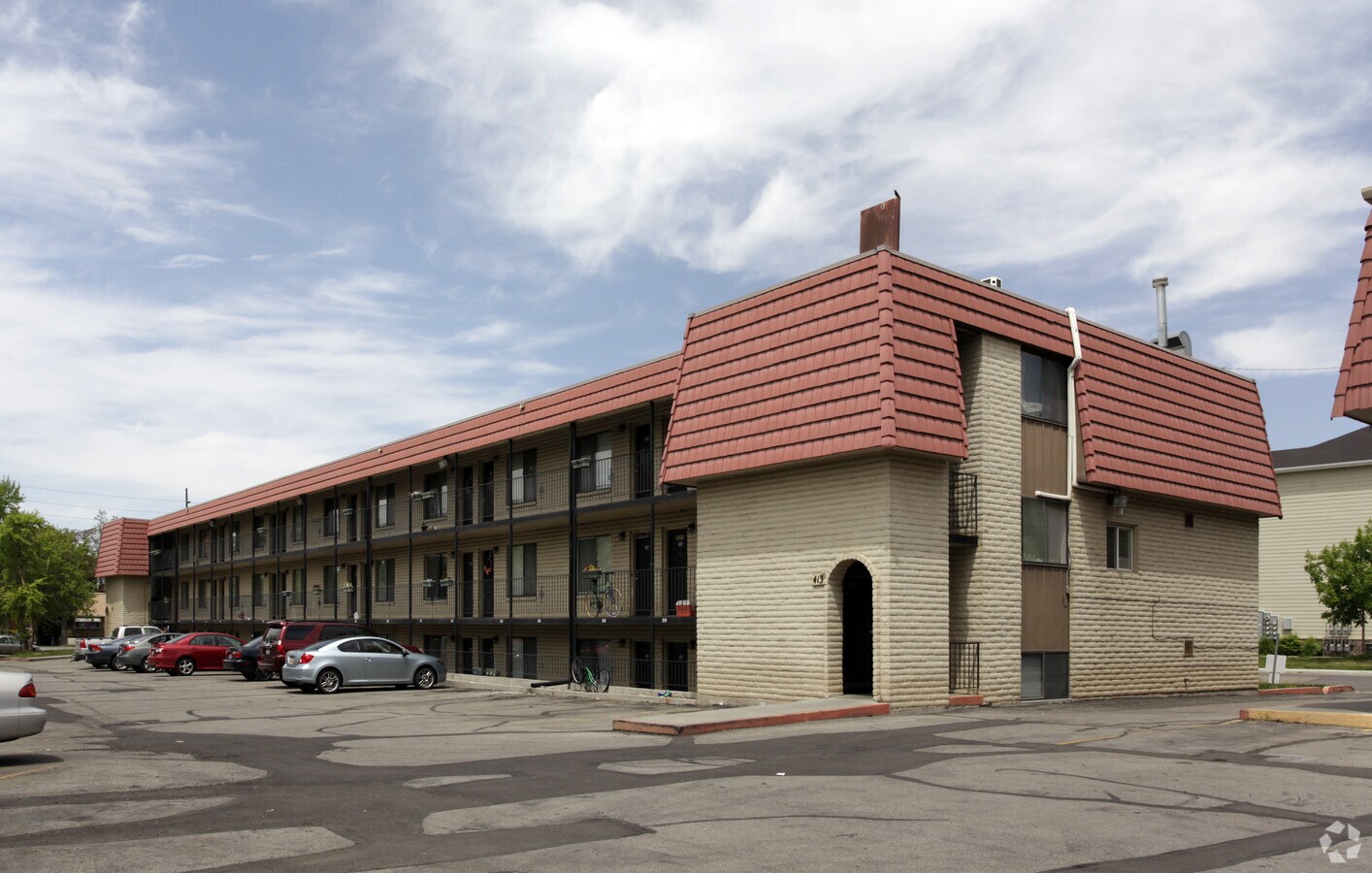 Villa Maria Apartments - Heritage Court Apartments