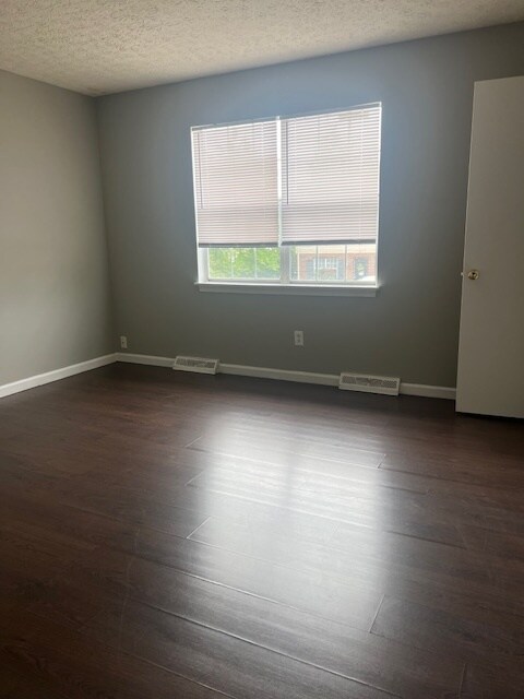 Building Photo - 16 Duiguid Dr