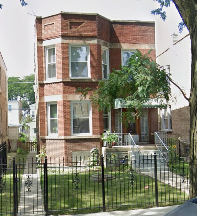 Building Photo - 3906 N Sawyer Ave Rental