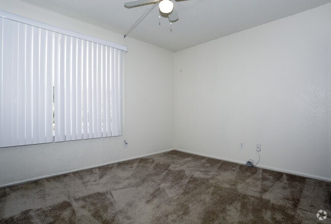 2BR,2BA-900sqft