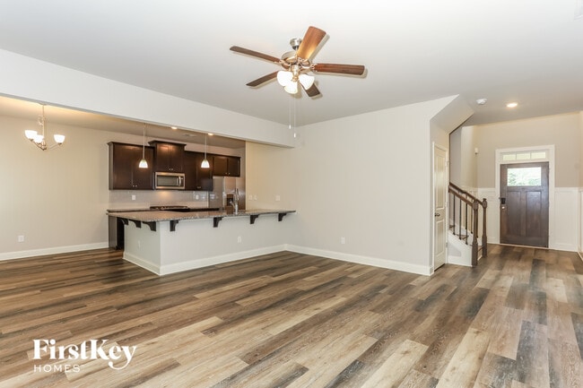 Photo - 208 Cheshire Dr