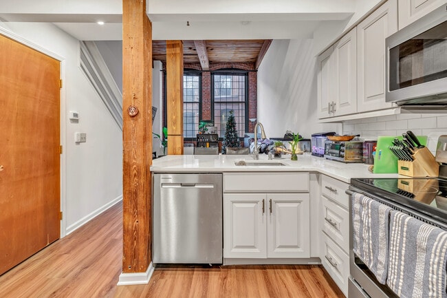 Photo - 25 Grand St Unit 105