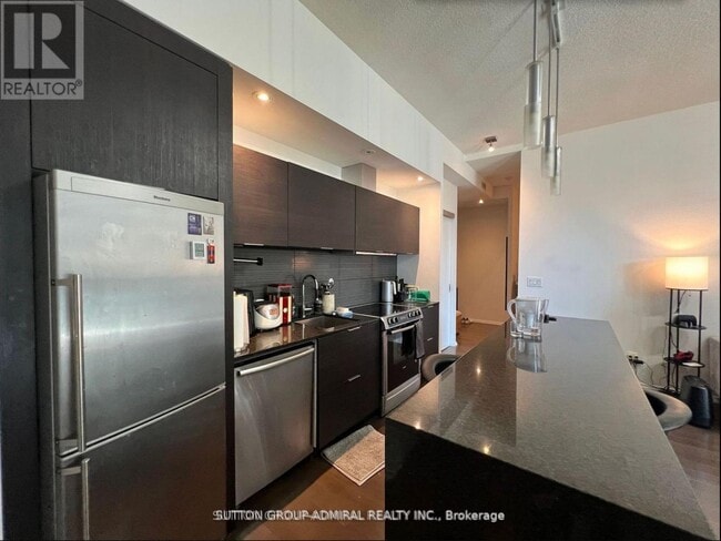 Photo - 8 Charlotte St Unit 611