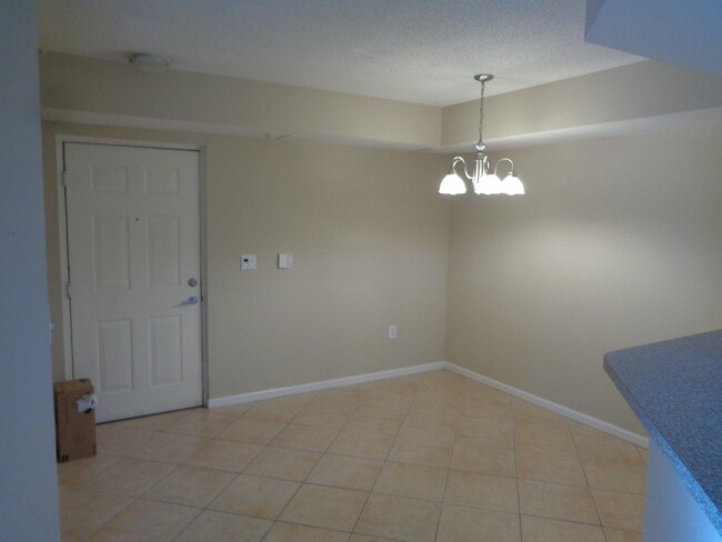 Photo - 3627 NW Adriatic Ln Unidad 106