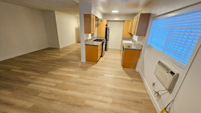 Photo - 1130 N Fuller Ave Unit 6