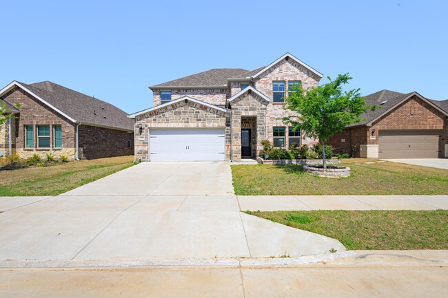 Vista frontal - 2104 Bellatrix Dr Casa
