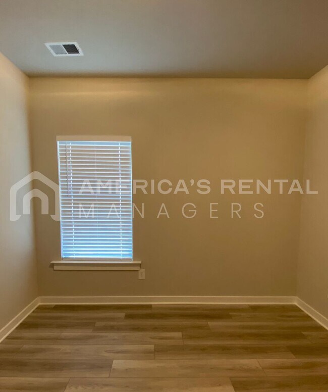 Home for Rent in Jemison, AL...Available t... House Rental in Jemison