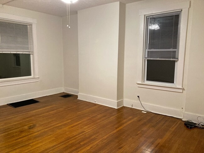 Photo - 6319 Monitor St