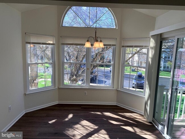 Photo - 1905 Bennett Pl