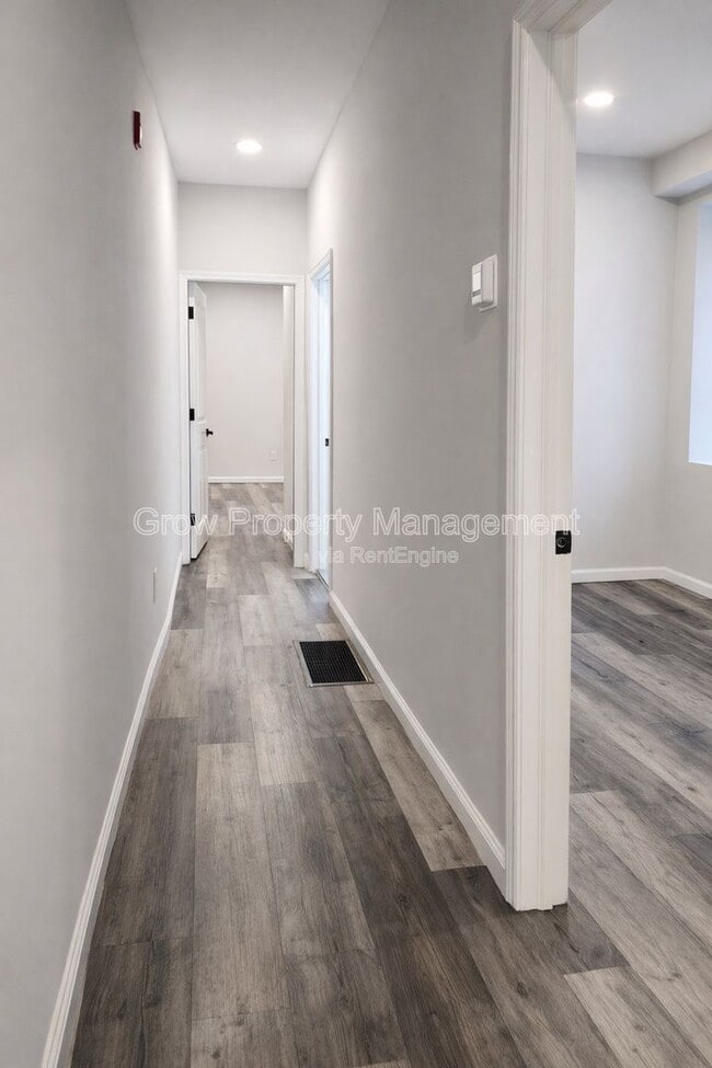 Photo - 623 W Oxford St Unit 1