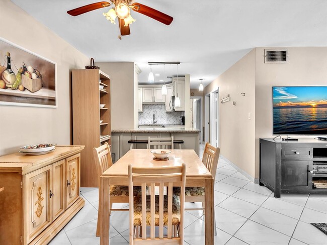 Building Photo - 3020 NE 16th Ave Unit 202