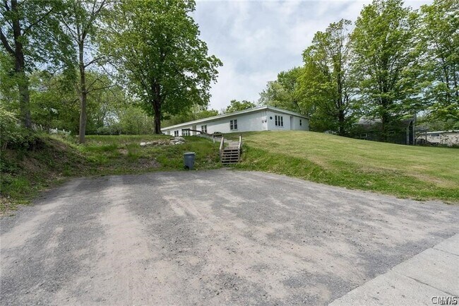 Photo - 1126 Holcomb St