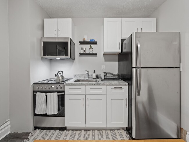 Building Photo - 562 Edmund Ave W Unit 2 Rental