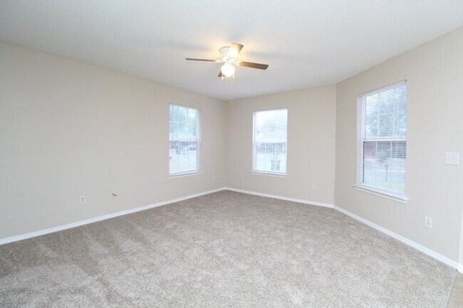 Photo - Updated 3BR Patio Home in Brownsville with Open Living Layout, Interior Laundry, Easy-Care Yard &...