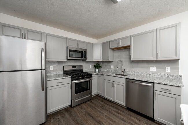 2BR, 2BA - 1,300SF - Kitchen