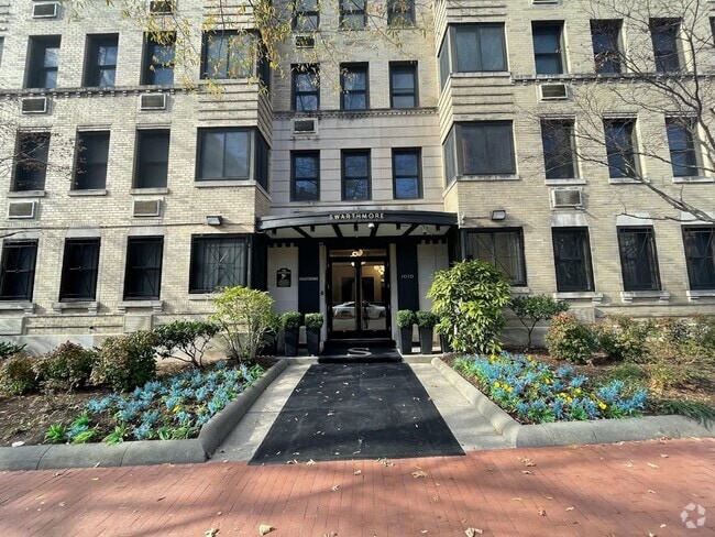 Building Photo - Updated Corner Unit at the Swarthmore in F... Rental