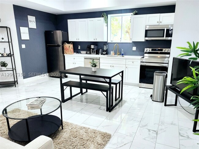 Photo - 1860 NW 24th Ct Unit 302