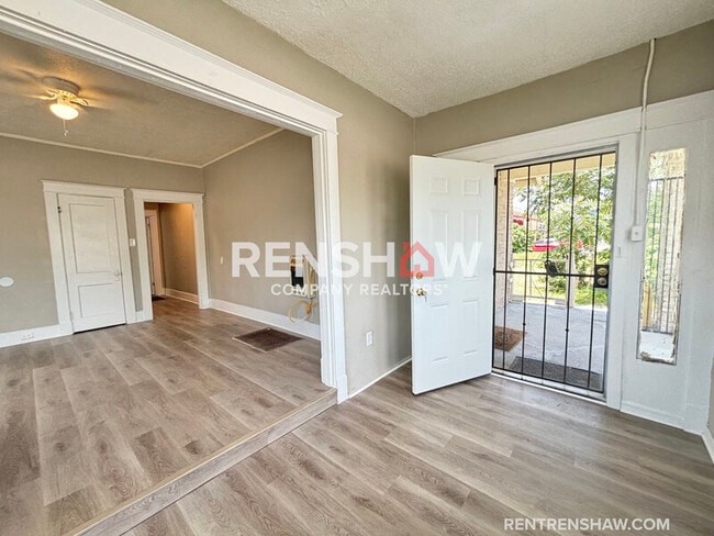 Building Photo - 1423 Lyndale Ave