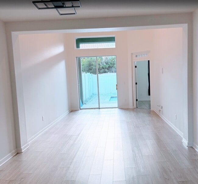 Photo - 756 Carlsbad Dr