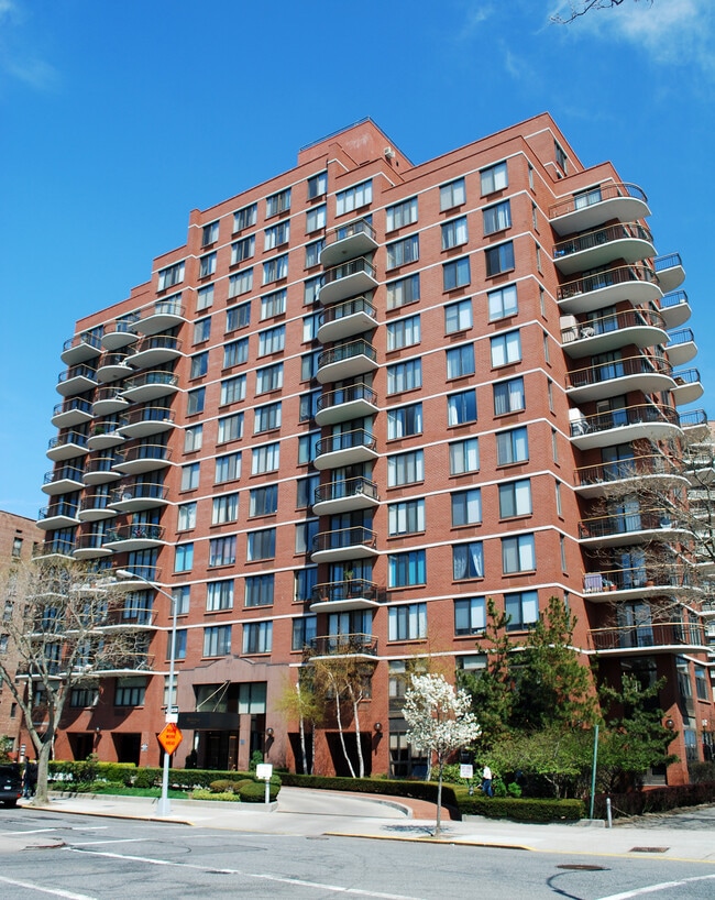 Photo - Seabreeze Plaza Apartments
