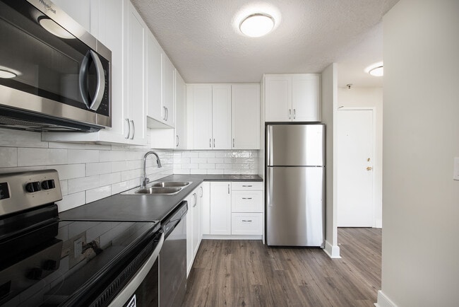 Photo - 1, 6, 7, 10 Crystal Drive