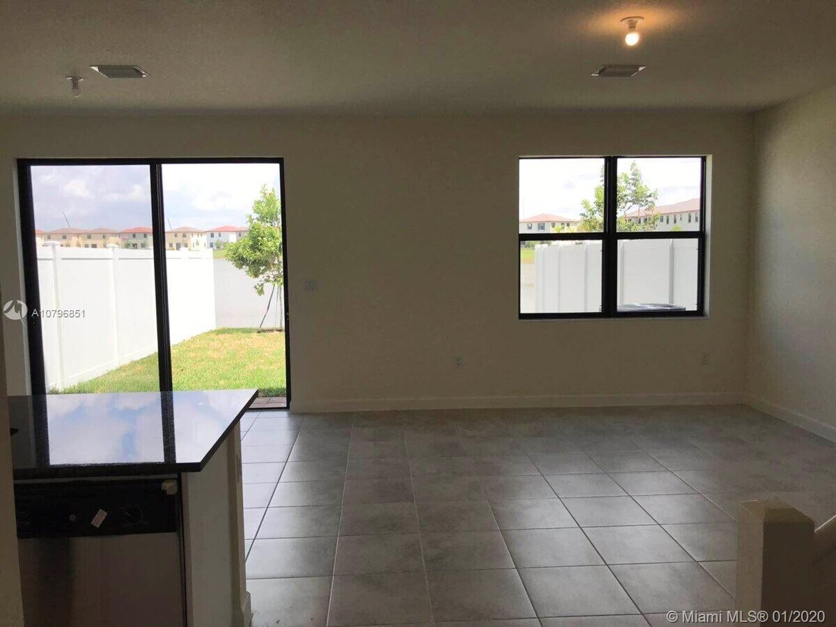 Photo - 3420 W 113th St