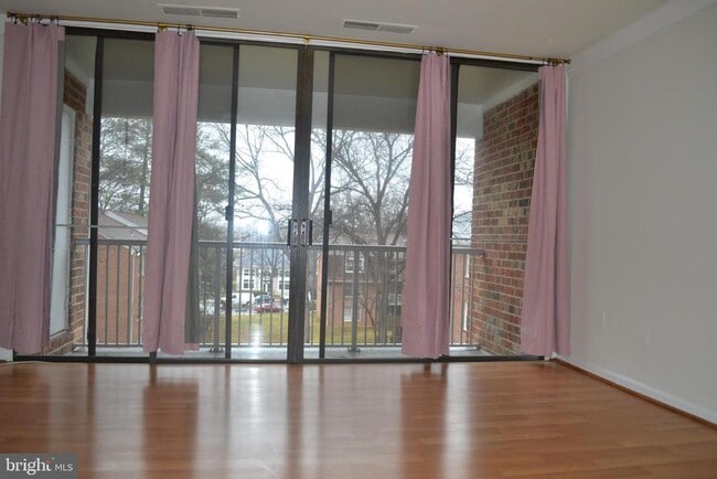 Photo - 722 Quince Orchard Blvd Unit 201