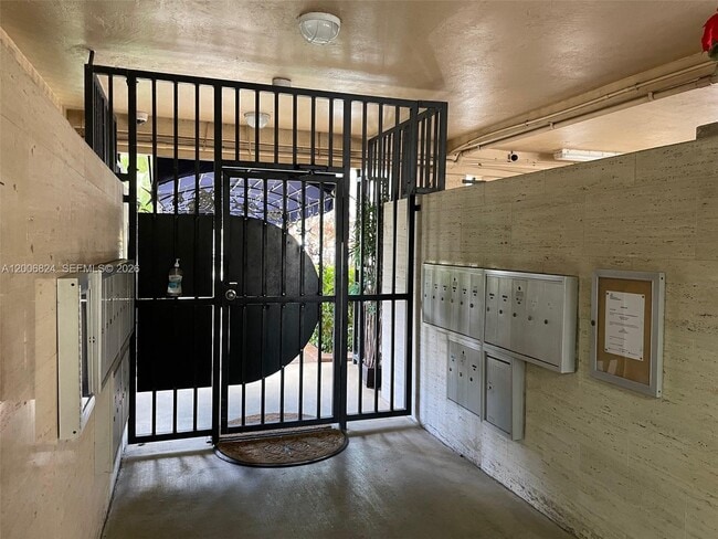 Photo - 2600 NE 135th St Unit 3F-A