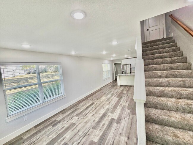 222 W Bond St Unit 222