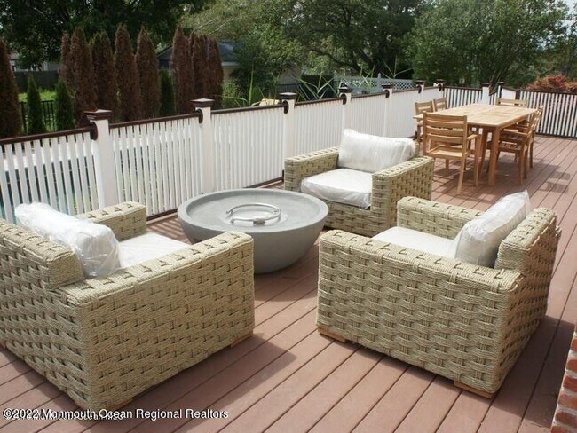 Photo - 18 Riverdale Ave