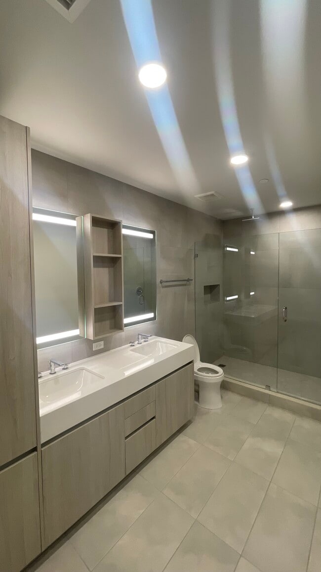 163 NW 26th St Unit A2