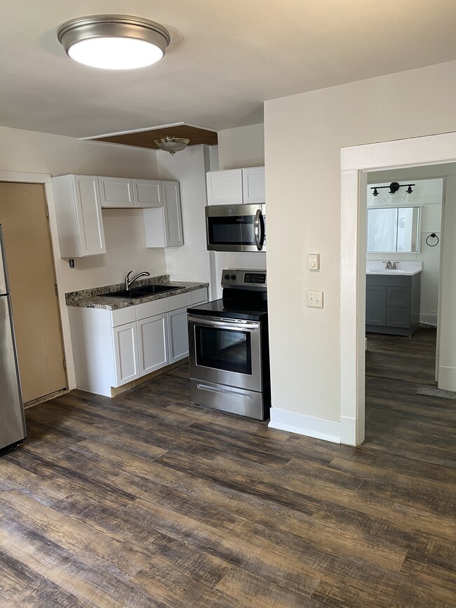 Photo - 629 N Barstow St Unit upper