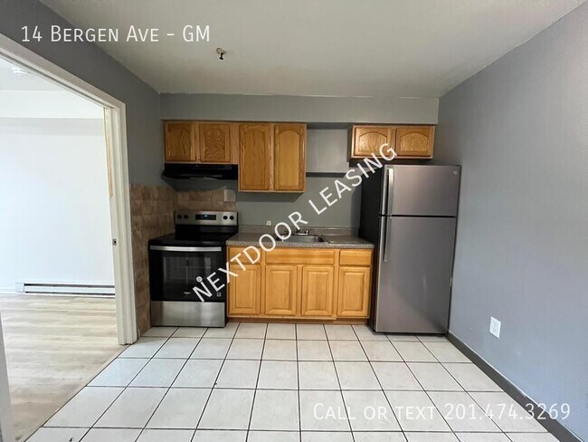 Photo - 14 Bergen Ave Unidad GM
