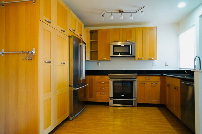 Photo - 5947 Armaga Spring Rd Apartment Unit 5947-G